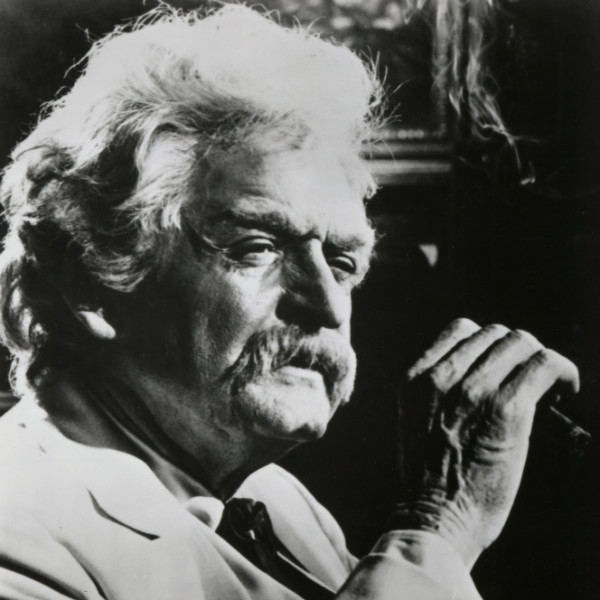 Holbrook performing as Twain at the University of Houston
